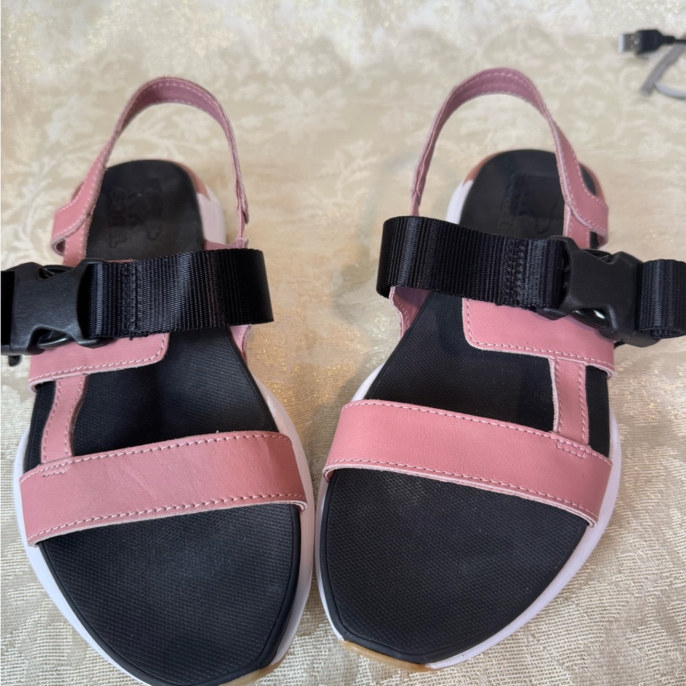 New Sorel Kinetic Pink and Black Women's Sandals